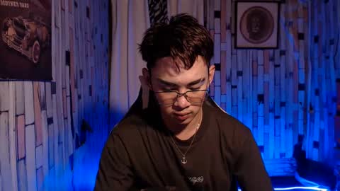 Arthr   online show from January 2025 06:32:02 PM