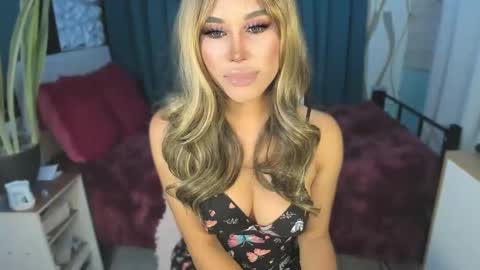 Snapshot of callmebythename_daisy chatting on April 2026 07:15:01 PM A STINGY MAN IS A SIGN OF UNWELLINGNESS. online show from April 2026 07:15:01 PM