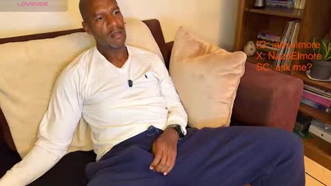 My name is Robert  Dont be shysay hi I love to chat. For requests or dirty talk please use tips  online show from March 2026 04:50:01 AM