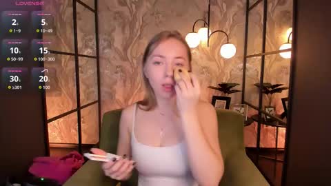 Nora online show from November 2025 08:25:02 AM