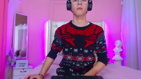 Snapshot of callum_77 chatting on February 2025 06:07:02 AM CALLUM online show from February 2025 06:07:02 AM