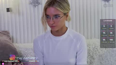 calvia_farey online show from December 2025 11:14:02 PM