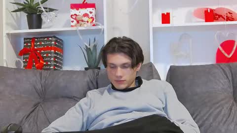 Snapshot of calvin_cay chatting on February 2025 08:13:02 PM Calvin online show from February 2025 08:13:02 PM