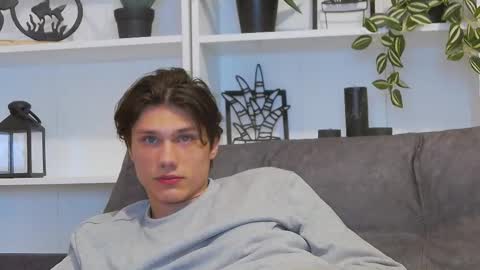 Snapshot of calvin_cay chatting on February 2025 01:59:02 AM Calvin online show from February 2025 01:59:02 AM