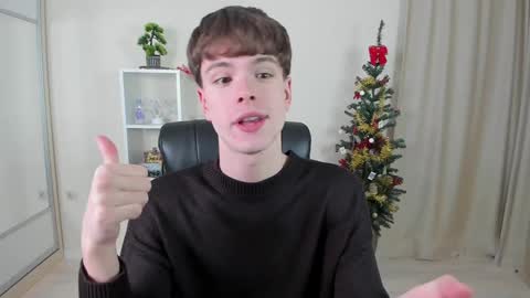 Hey I am Calvin  online show from December 2024 07:11:02 PM