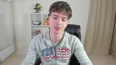 Hey I am Calvin  online show from February 2025 07:10:01 PM