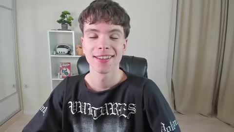 Hey I am Calvin  online show from February 2025 07:16:01 PM