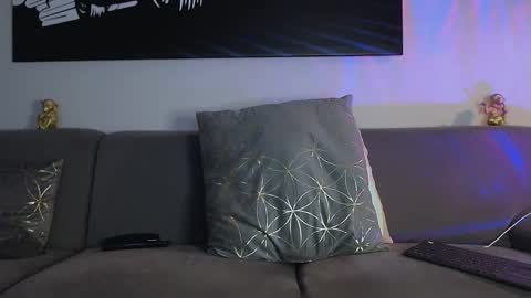 Calvin  online show from January 2025 11:13:02 PM