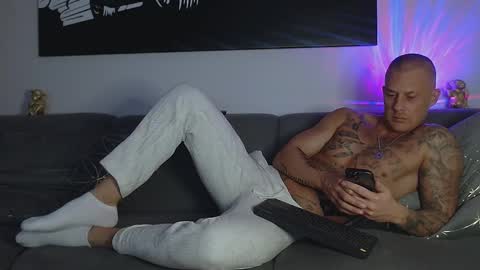 Calvin  online show from January 2025 12:45:01 AM