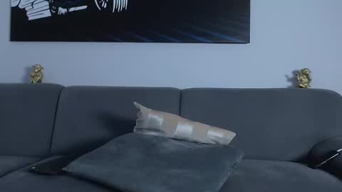 Calvin  online show from February 2025 07:18:01 AM