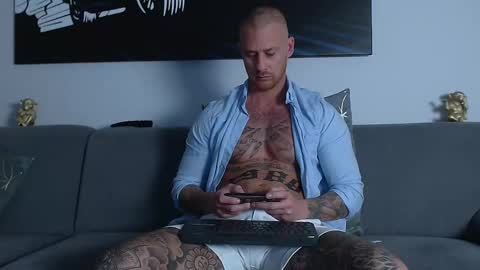 Calvin  online show from February 2025 04:24:01 PM