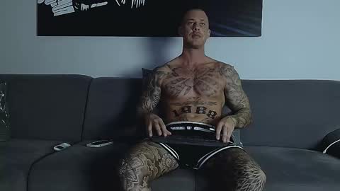 Calvin  online show from September 2025 10:32:01 PM