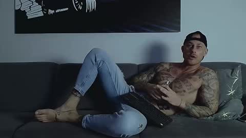 Calvin  online show from September 2025 12:02:02 AM