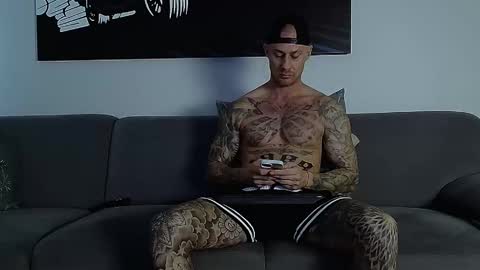 Calvin  online show from October 2025 08:09:02 AM