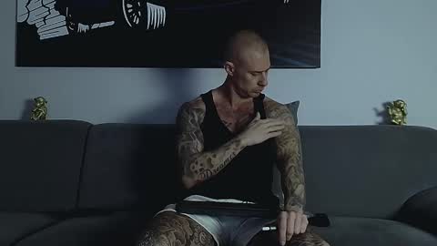 Calvin  online show from November 2025 08:15:02 AM