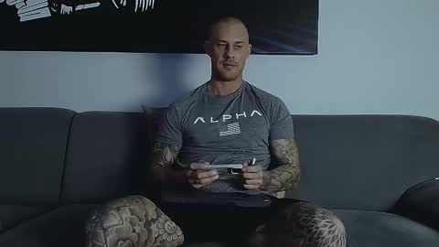 Calvin  online show from November 2025 11:04:01 PM