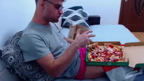 Snapshot of calvinjohnlad chatting on January 2025 05:29:01 PM Calvinjohnlad online show from January 2025 05:29:01 PM