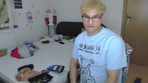 Snapshot of calvinjohnlad chatting on March 2025 09:59:01 PM Calvinjohnlad online show from March 2025 09:59:01 PM