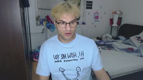 Snapshot of calvinjohnlad chatting on March 2025 07:37:02 PM Calvinjohnlad online show from March 2025 07:37:02 PM