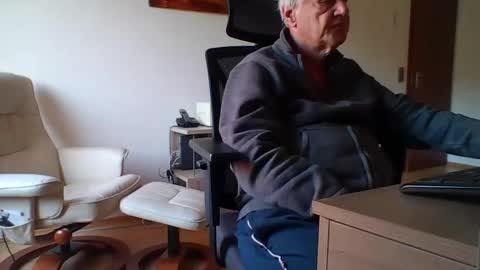 Snapshot of camcologne chatting on November 2025 09:30:01 AM camcologne online show from November 2025 09:30:01 AM