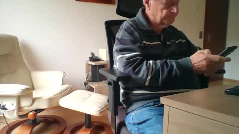 Snapshot of camcologne chatting on November 2025 10:16:02 AM camcologne online show from November 2025 10:16:02 AM