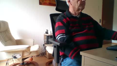 camcologne online show from December 2025 09:48:01 AM