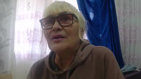 Snapshot of camdiva1 chatting on October 2025 08:14:01 AM CamDiva1 online show from October 2025 08:14:01 AM