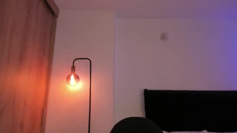 Cameron online show from November 2025 10:43:02 PM