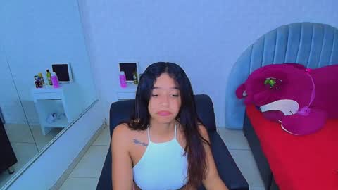 Snapshot of cami_bunnygirlx chatting on April 2026 12:11:02 AM CAMI online show from April 2026 12:11:02 AM