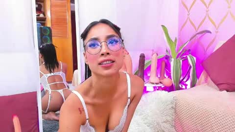 Camila online show from March 2026 04:29:01 AM