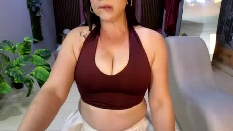 Snapshot of camil_milfdream chatting on April 2026 11:13:02 AM Camil online show from April 2026 11:13:02 AM
