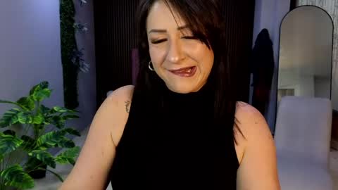 Snapshot of camil_milfdream chatting on May 2026 11:05:01 AM Camil online show from May 2026 11:05:01 AM