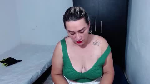 camila online show from December 2025 03:49:02 PM