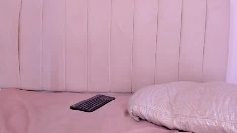 Snapshot of camila_adams chatting on December 2024 10:36:02 PM Cami online show from December 2024 10:36:02 PM