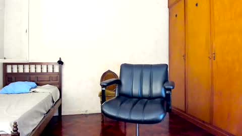 Snapshot of camila_berk chatting on January 2025 10:11:02 PM Cami online show from January 2025 10:11:02 PM