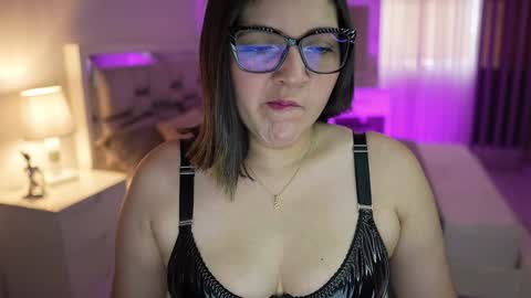 Snapshot of camila_buitrago chatting on December 2024 04:06:01 PM Camila buitrago online show from December 2024 04:06:01 PM