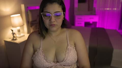 Snapshot of camila_buitrago chatting on December 2024 10:03:02 PM Camila buitrago online show from December 2024 10:03:02 PM