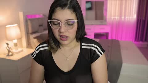 Snapshot of camila_buitrago chatting on December 2024 05:58:01 PM Camila buitrago online show from December 2024 05:58:01 PM