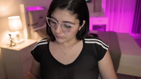 Snapshot of camila_buitrago chatting on December 2024 12:03:02 AM Camila buitrago online show from December 2024 12:03:02 AM