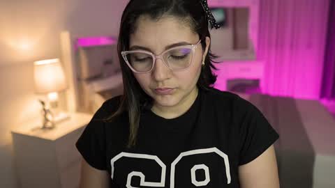 Snapshot of camila_buitrago chatting on January 2025 01:00:01 AM Camila buitrago online show from January 2025 01:00:01 AM