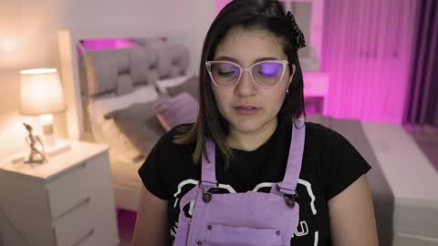 Snapshot of camila_buitrago chatting on January 2025 12:06:01 AM Camila buitrago online show from January 2025 12:06:01 AM