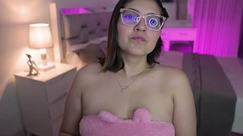 Snapshot of camila_buitrago chatting on January 2025 12:57:02 AM Camila buitrago online show from January 2025 12:57:02 AM