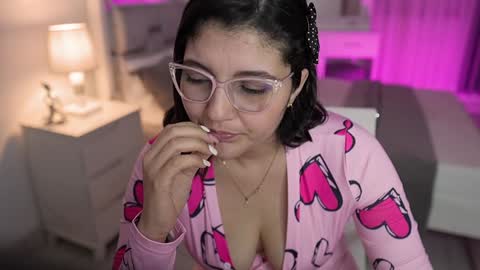 Snapshot of camila_buitrago chatting on January 2025 03:09:02 AM Camila buitrago online show from January 2025 03:09:02 AM