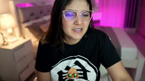 Snapshot of camila_buitrago chatting on February 2025 12:59:02 AM Camila buitrago online show from February 2025 12:59:02 AM