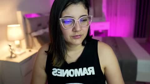 Snapshot of camila_buitrago chatting on February 2025 01:02:01 AM Camila buitrago online show from February 2025 01:02:01 AM