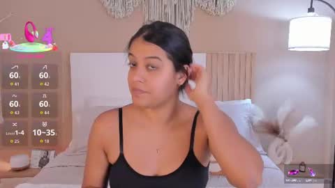 Snapshot of camila_bustamante_ chatting on June 2026 04:27:02 PM camila_bustamante_ online show from June 2026 04:27:02 PM