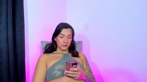 Snapshot of camila_coxx chatting on December 2024 01:36:01 AM  s online show from December 2024 01:36:01 AM