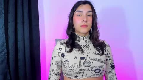 Snapshot of camila_coxx chatting on December 2024 07:05:01 AM  s online show from December 2024 07:05:01 AM