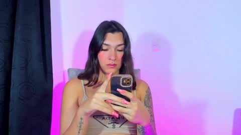 Snapshot of camila_coxx chatting on December 2024 04:39:01 AM  s online show from December 2024 04:39:01 AM