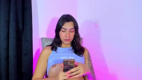 Snapshot of camila_coxx chatting on December 2024 05:40:01 AM  s online show from December 2024 05:40:01 AM